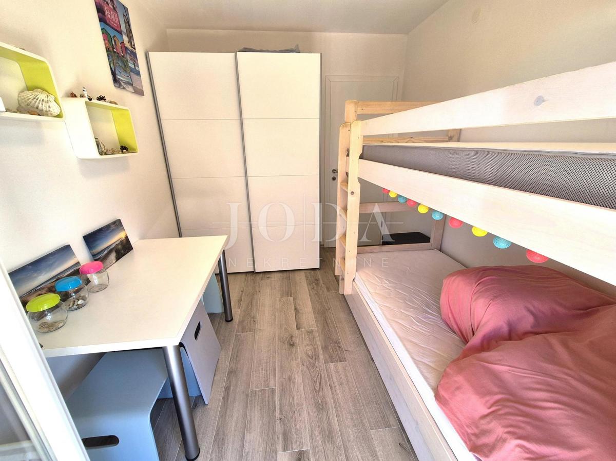 Pritlični apartma s pogledom na morje - Njivice
