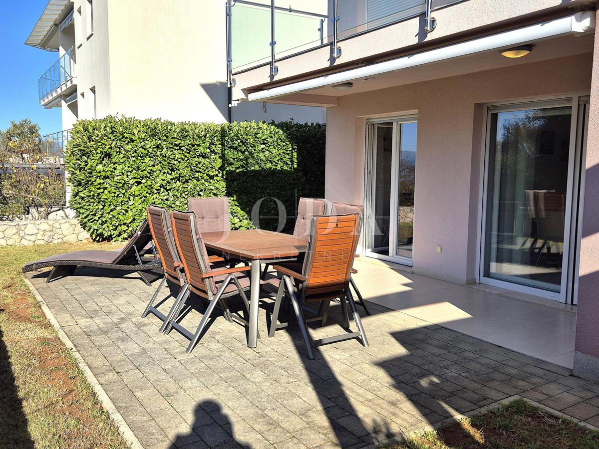 Pritlični apartma s pogledom na morje - Njivice