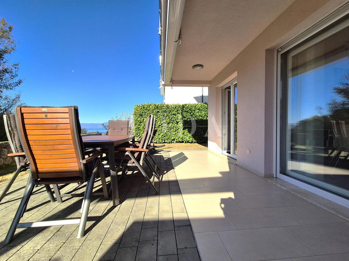 Pritlični apartma s pogledom na morje - Njivice