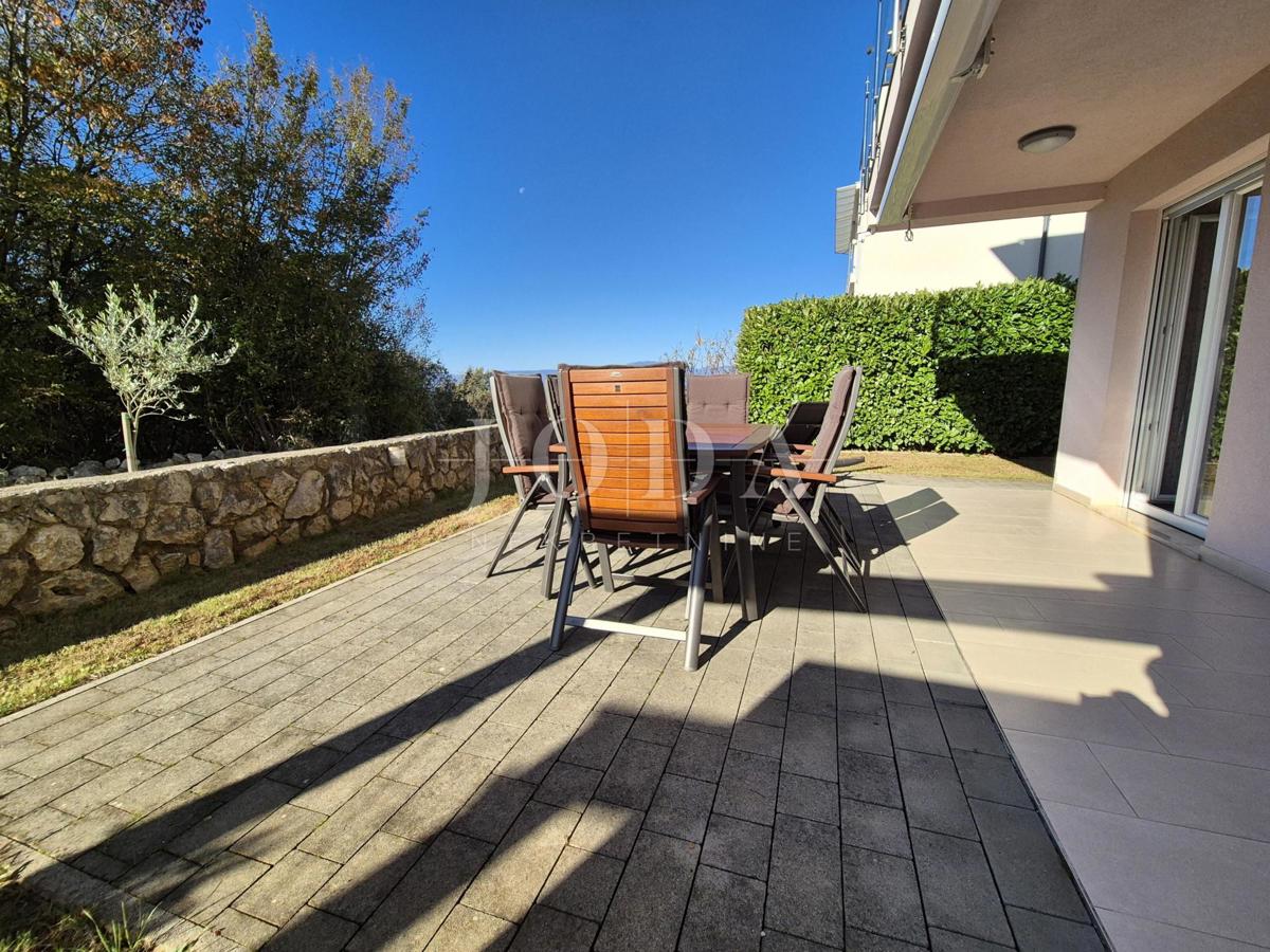 Pritlični apartma s pogledom na morje - Njivice