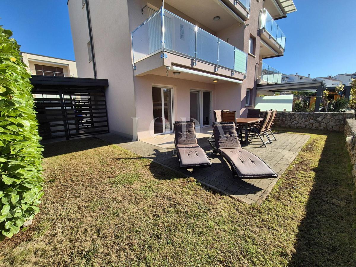 Pritlični apartma s pogledom na morje - Njivice