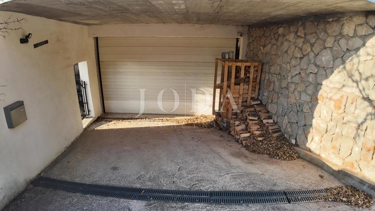 Hiša Barić Draga, Karlobag