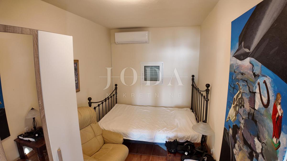 Hiša Barić Draga, Karlobag