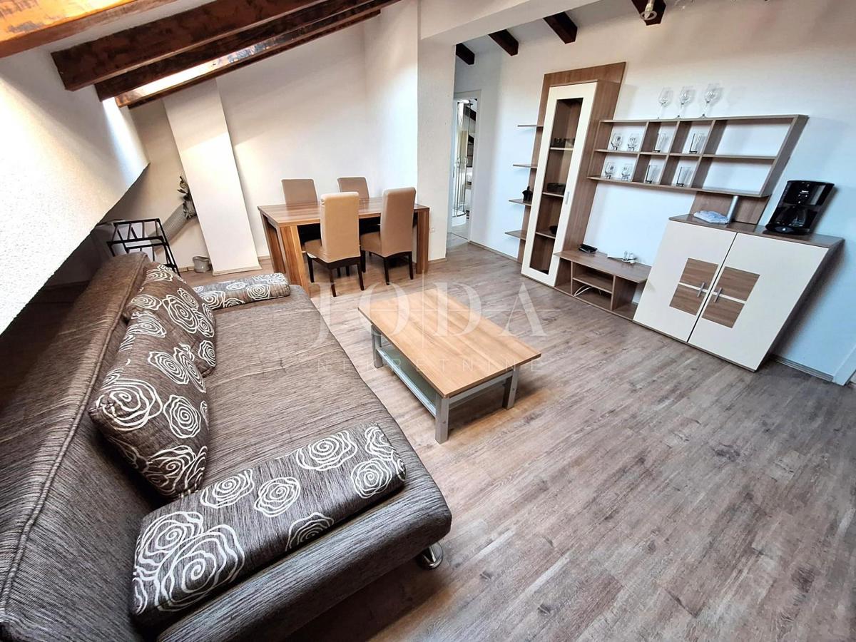 Malinska – dva stanovanja z vrtom in parkiriščem