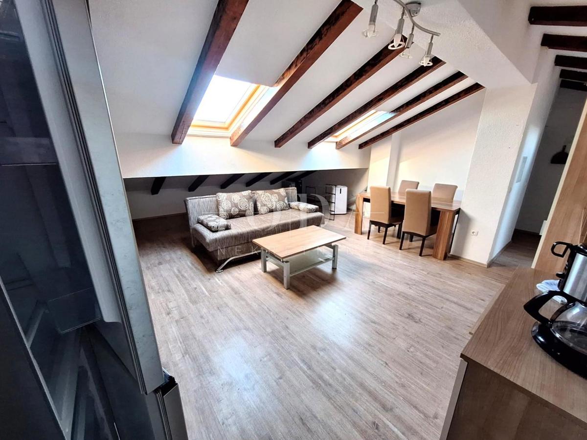 Malinska – dva stanovanja z vrtom in parkiriščem