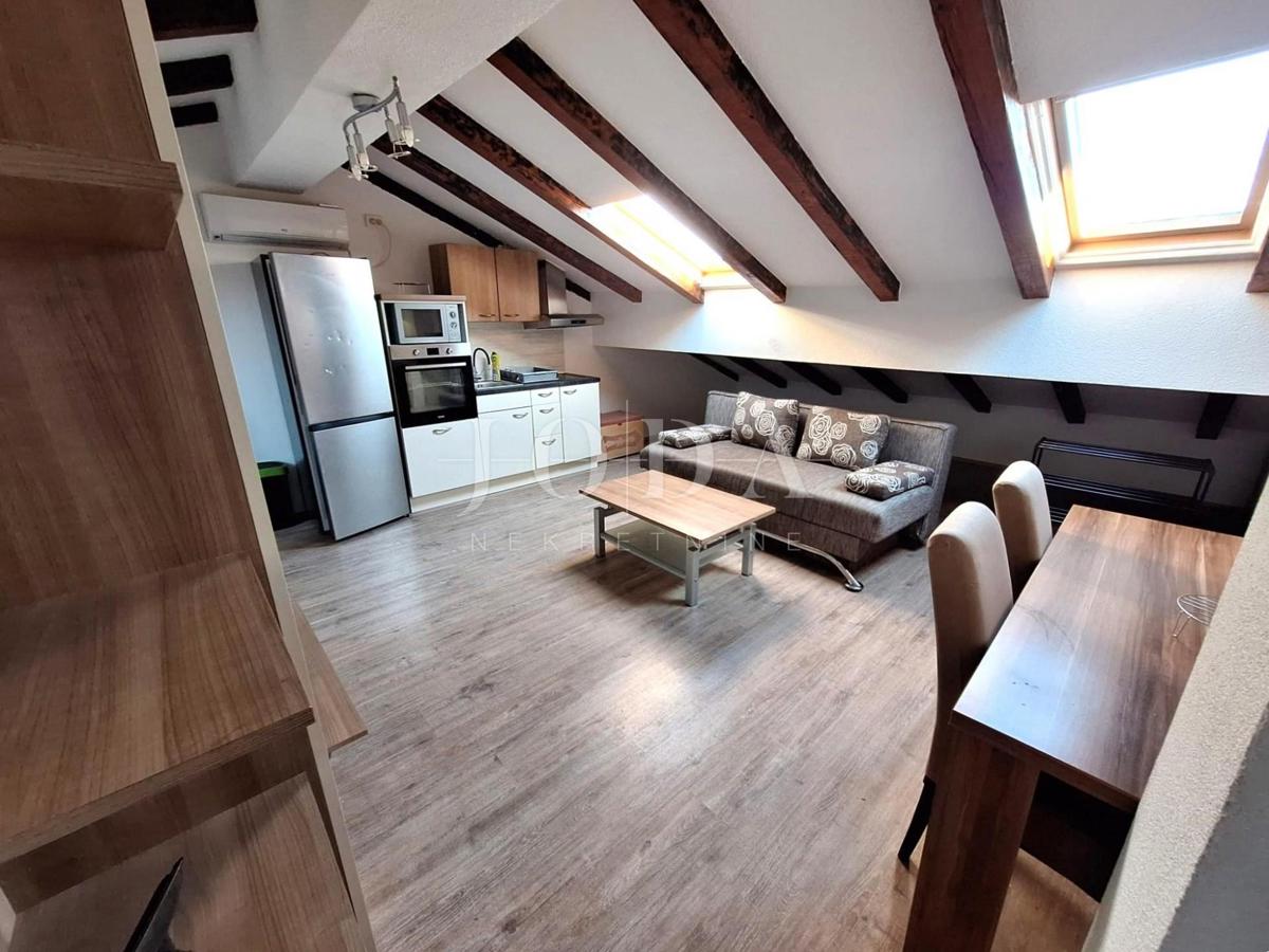 Malinska – dva stanovanja z vrtom in parkiriščem