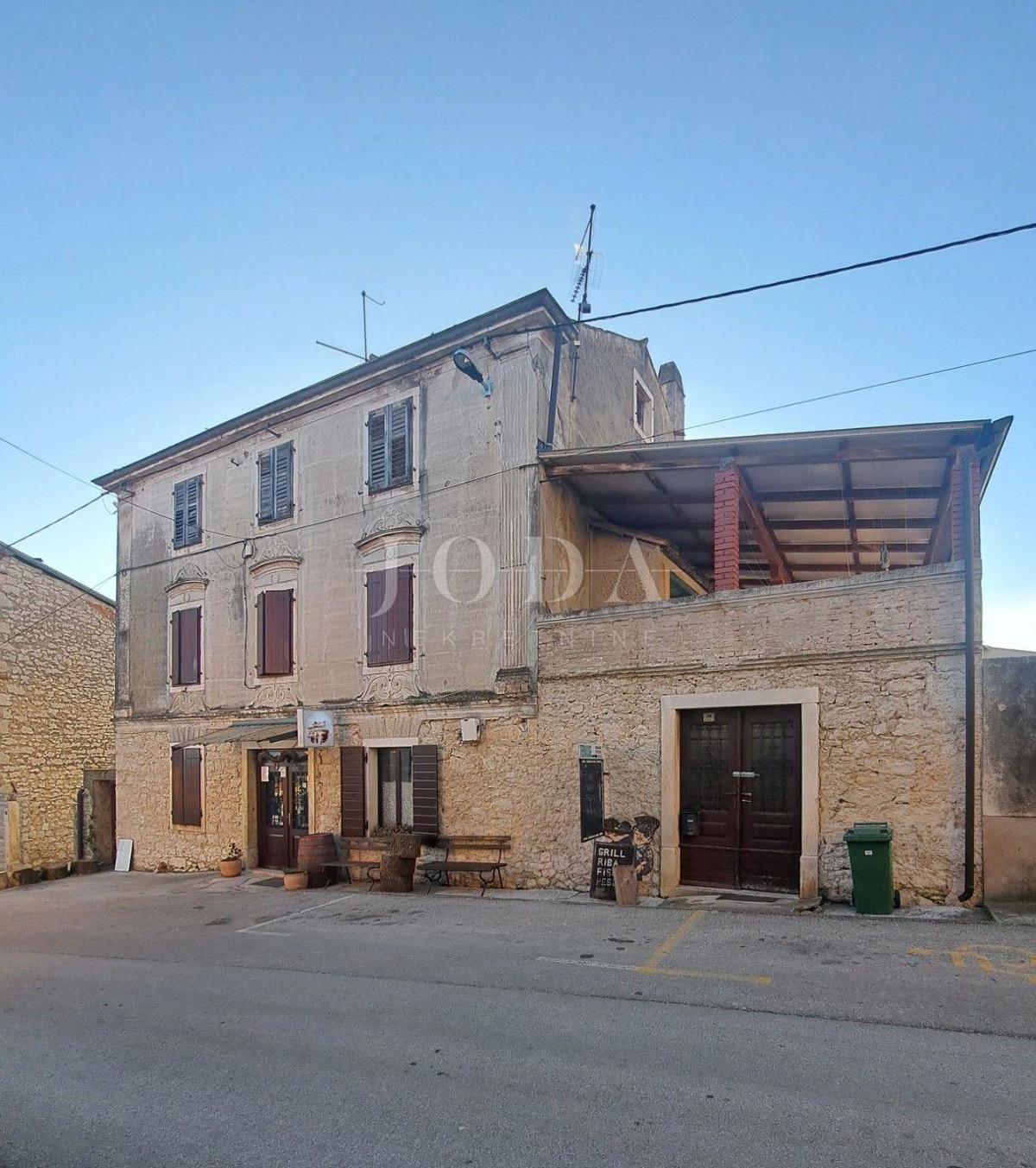 Hiša Brtonigla, 332m2