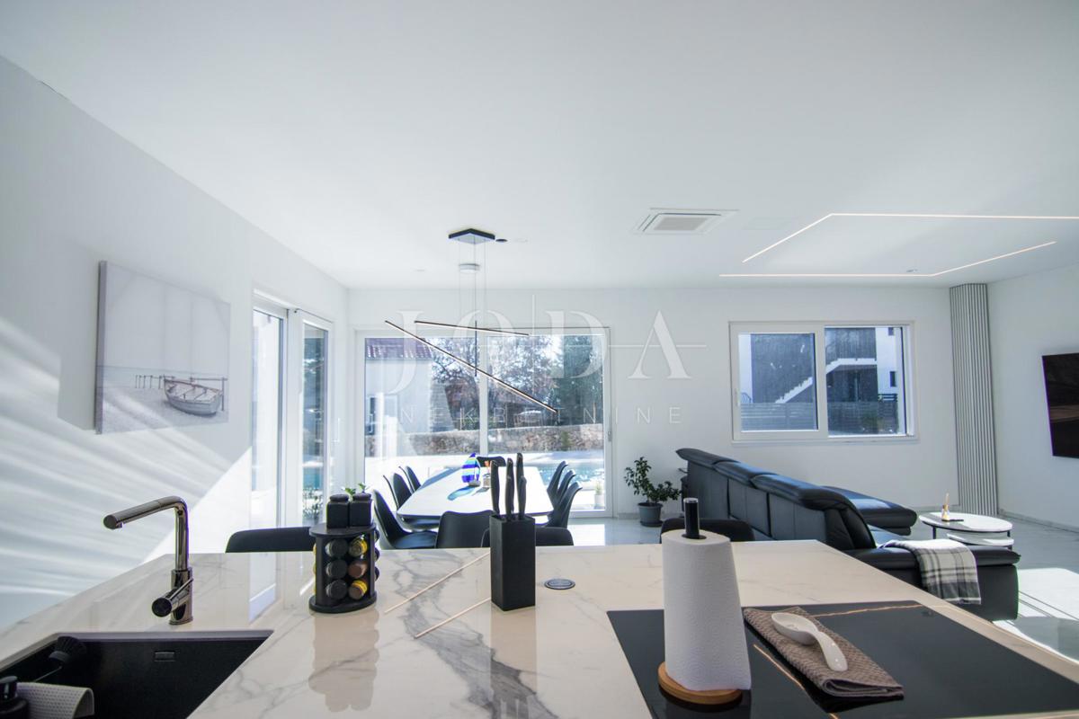 Hiša Kornić, Krk, 291,71m2