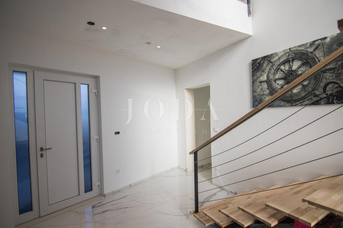 Hiša Kornić, Krk, 291,71m2