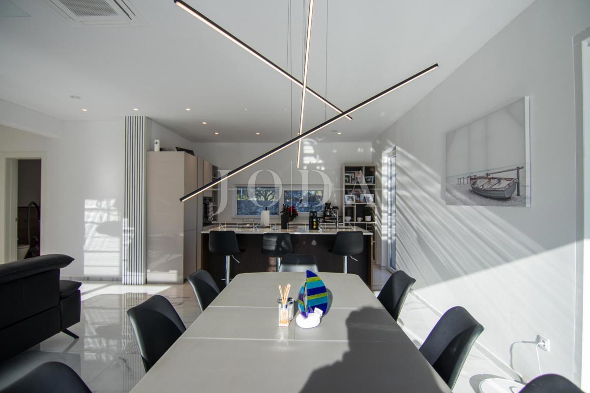 Hiša Kornić, Krk, 291,71m2