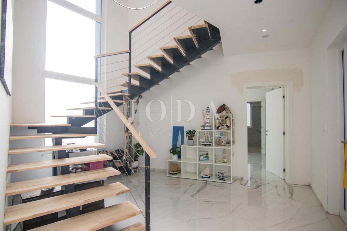 Hiša Kornić, Krk, 291,71m2