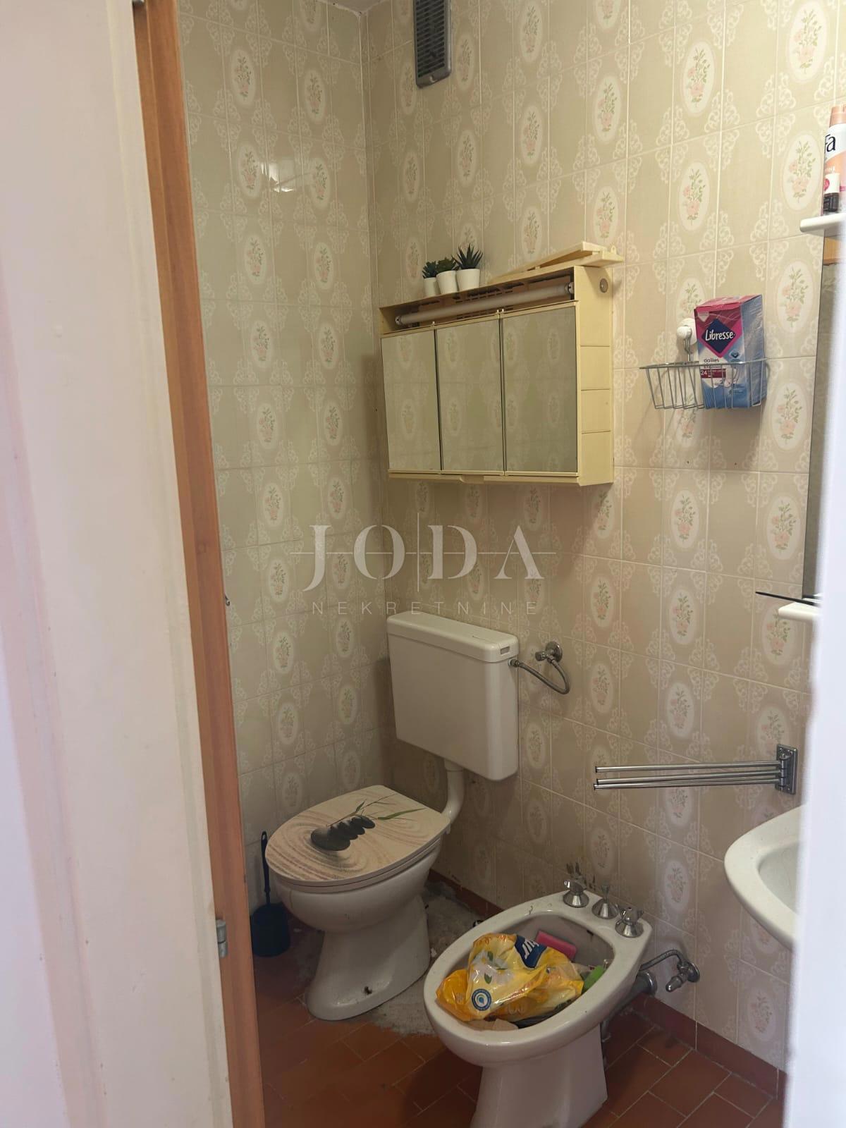 Investicijska hiša s 5 enotami in odprtim pogledom na morje – Crikvenica, 300 m od morja