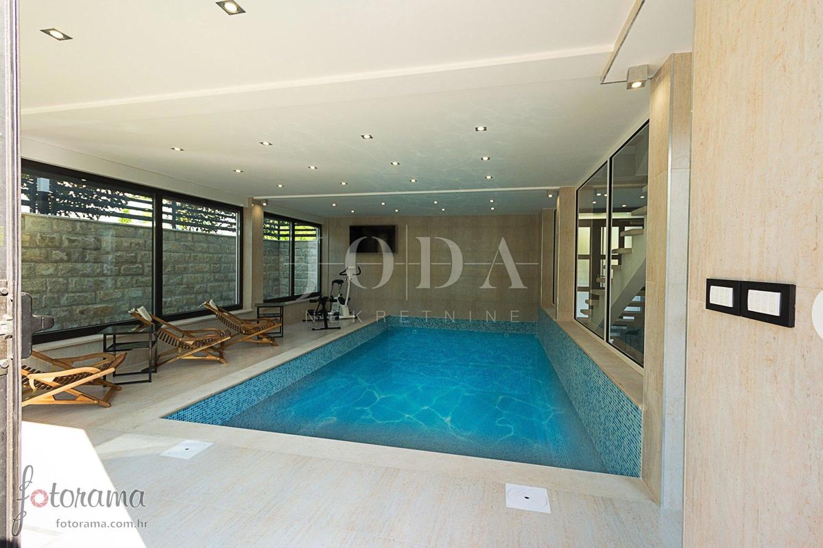 Hiša Crikvenica, 350m2