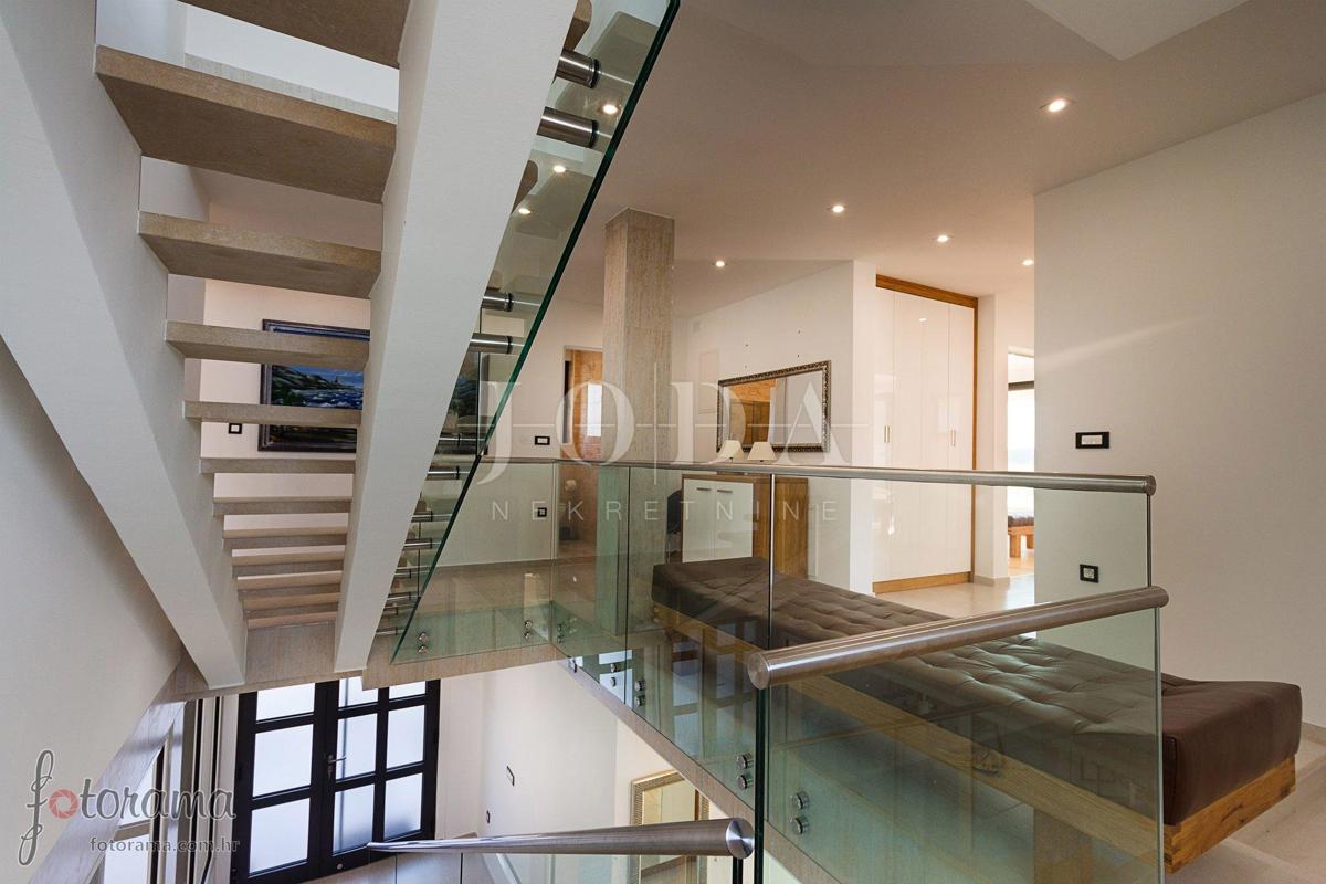 Hiša Crikvenica, 350m2