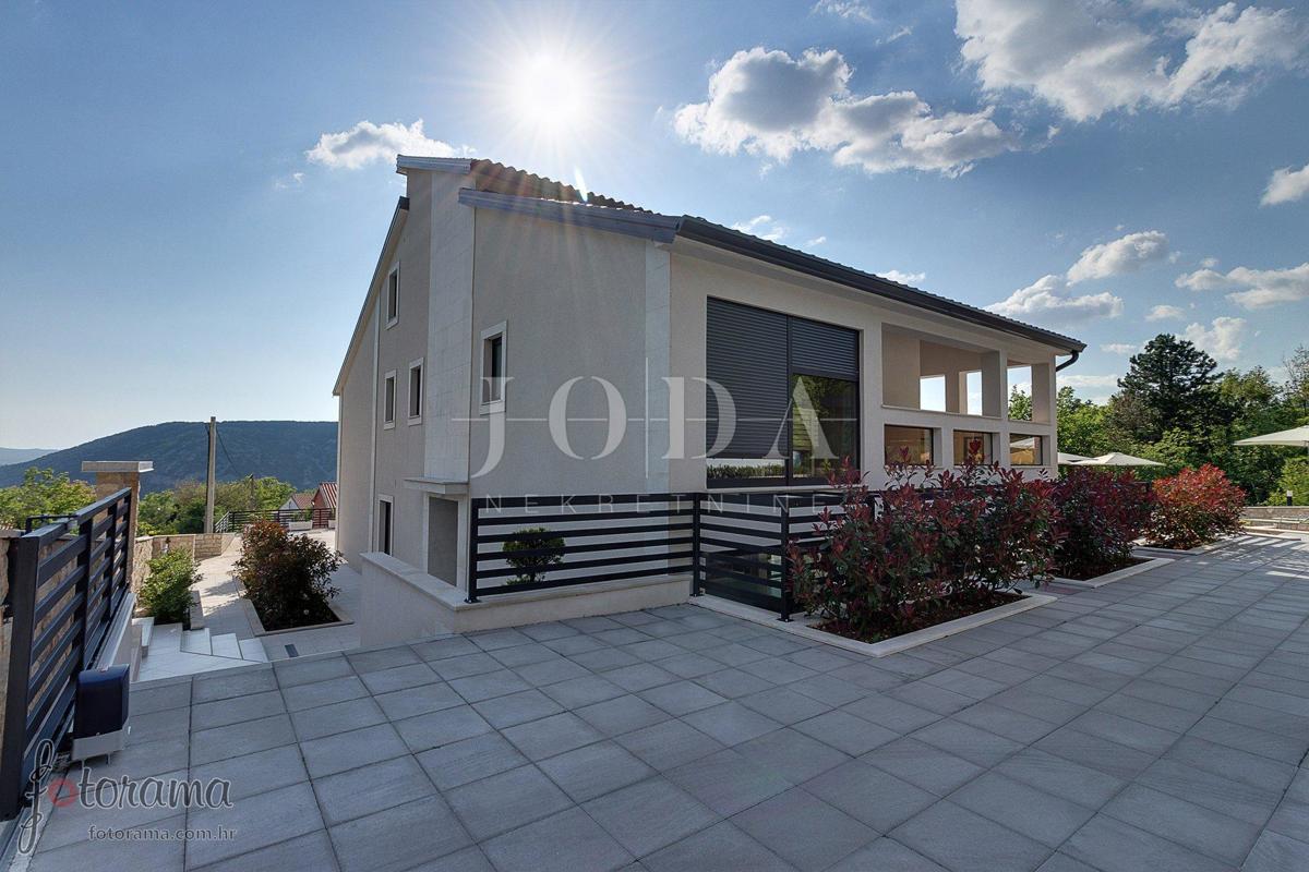 Hiša Crikvenica, 350m2