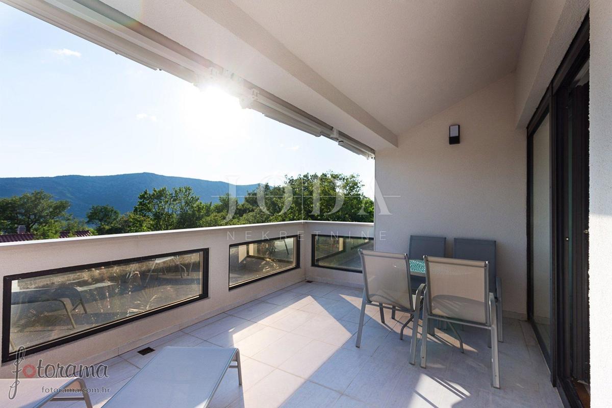 Hiša Crikvenica, 350m2