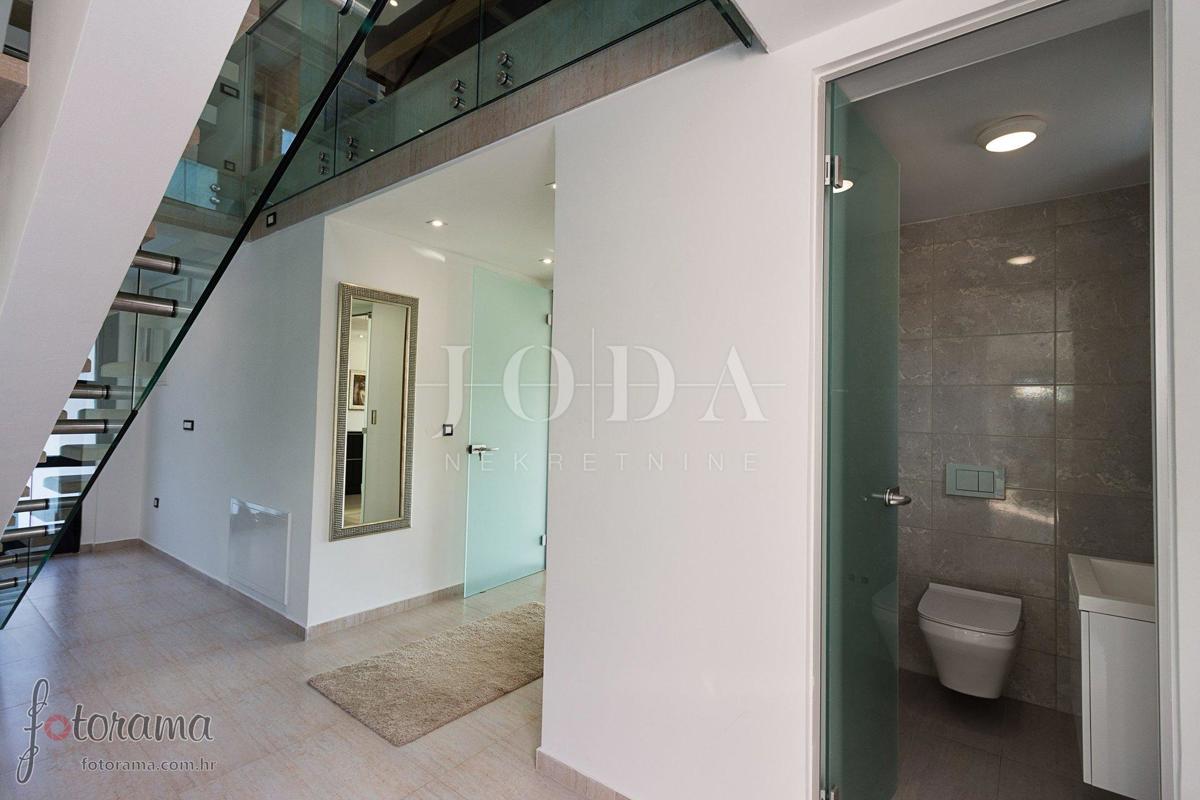 Hiša Crikvenica, 350m2
