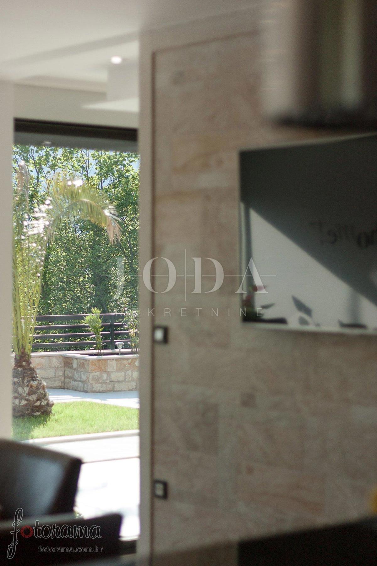 Hiša Crikvenica, 350m2