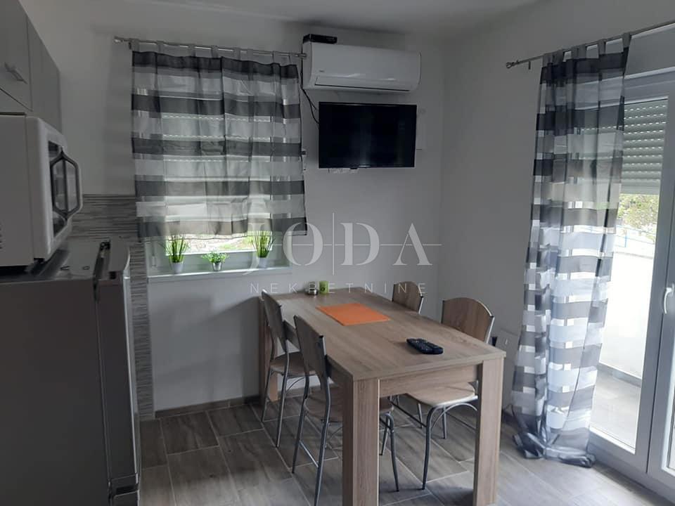 Hiša Lukovo, Senj, 150m2
