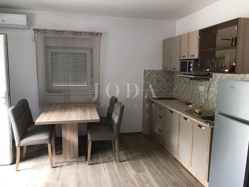 Hiša Lukovo, Senj, 150m2