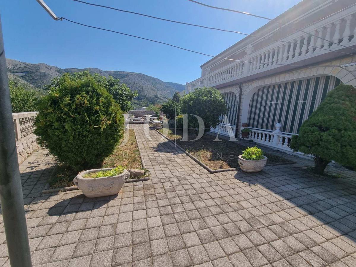 Hiša Senj, 350m2