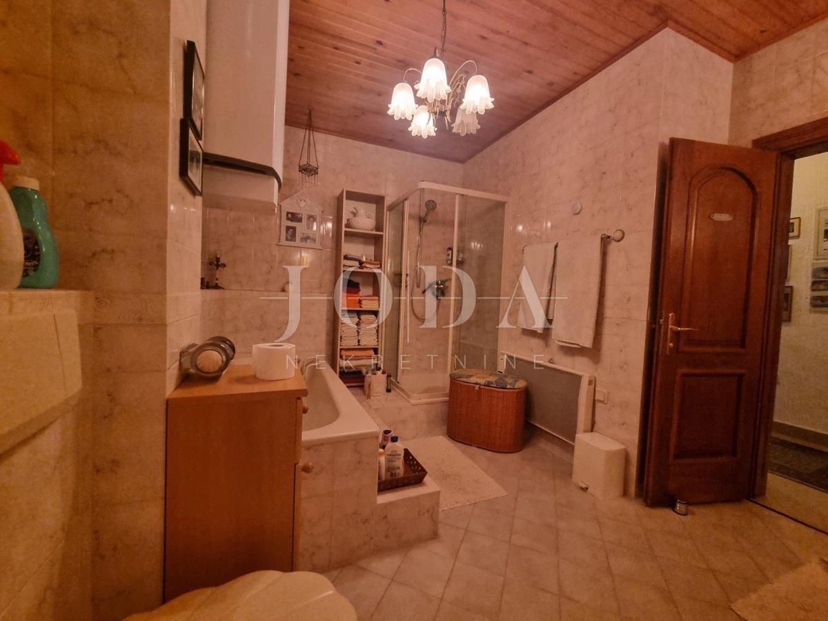 Hiša Senj, 350m2