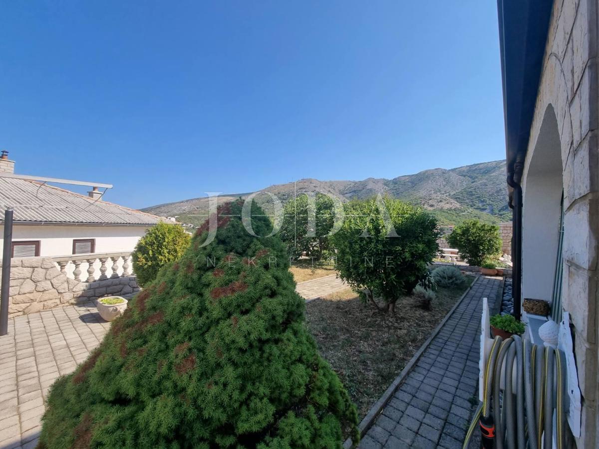 Hiša Senj, 350m2