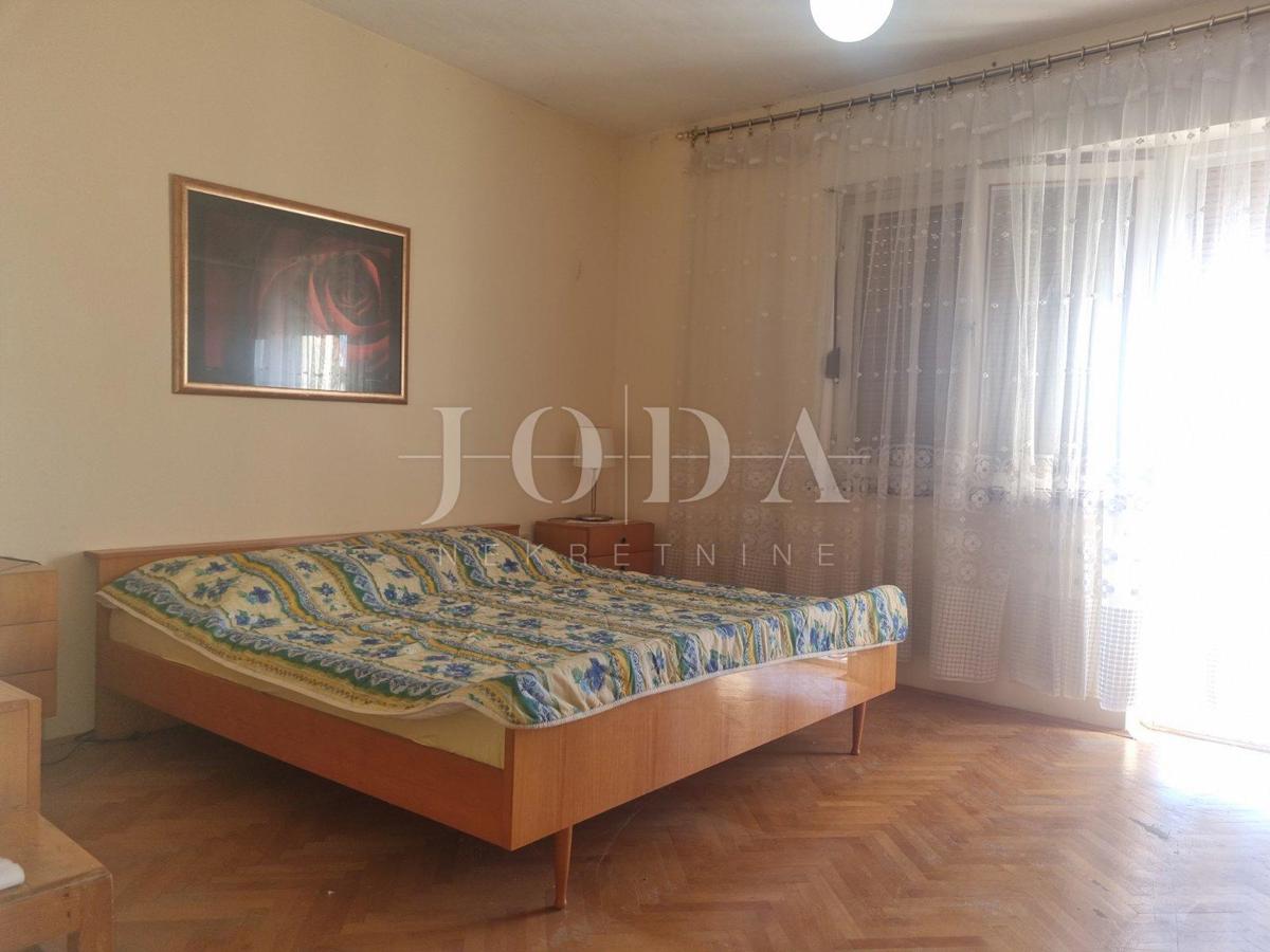 Hiša Novi Vinodolski, 680m2