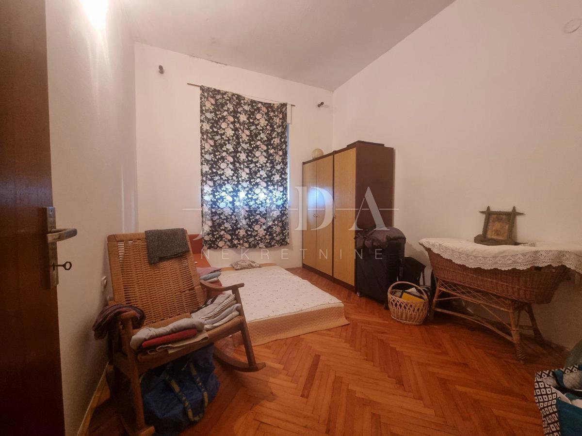 Hiša Novi Vinodolski, 680m2