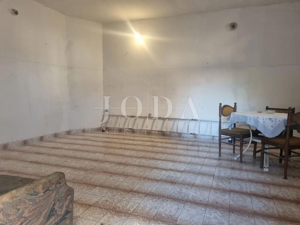 Hiša Novi Vinodolski, 680m2
