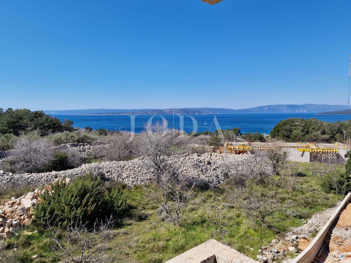 Apartma s pogledom na morje in vrtom, novogradnja, Punat