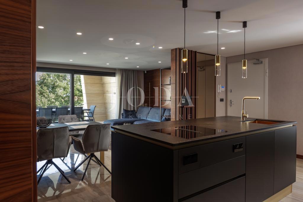 Luksuzni apartma s pogledom na morje in bazenom, Malinska