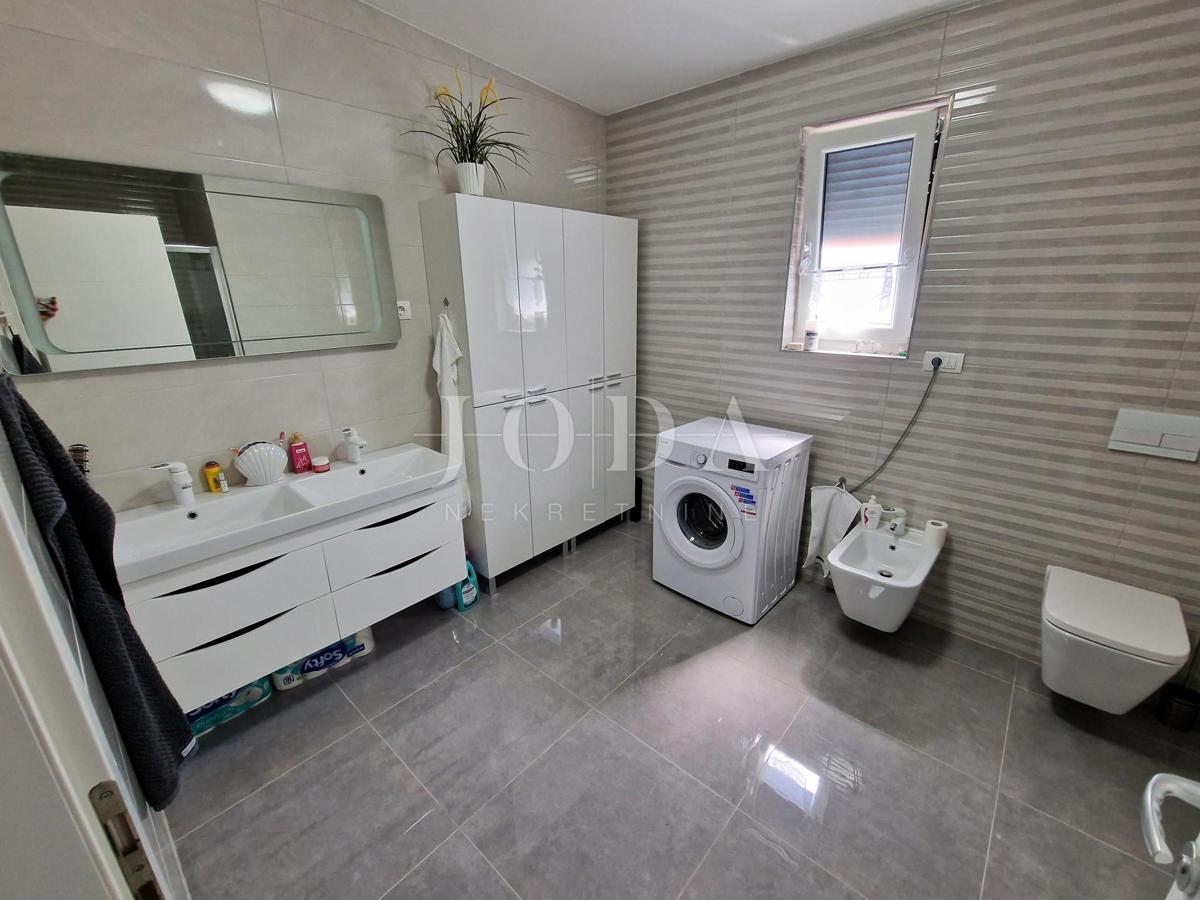 Malinska - penthouse 100 m od plaže