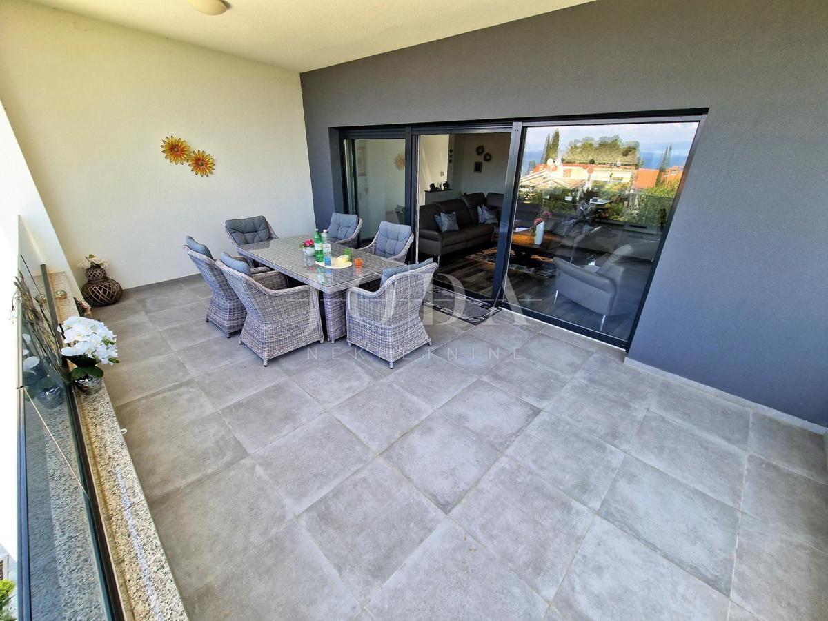 Malinska - penthouse 100 m od plaže