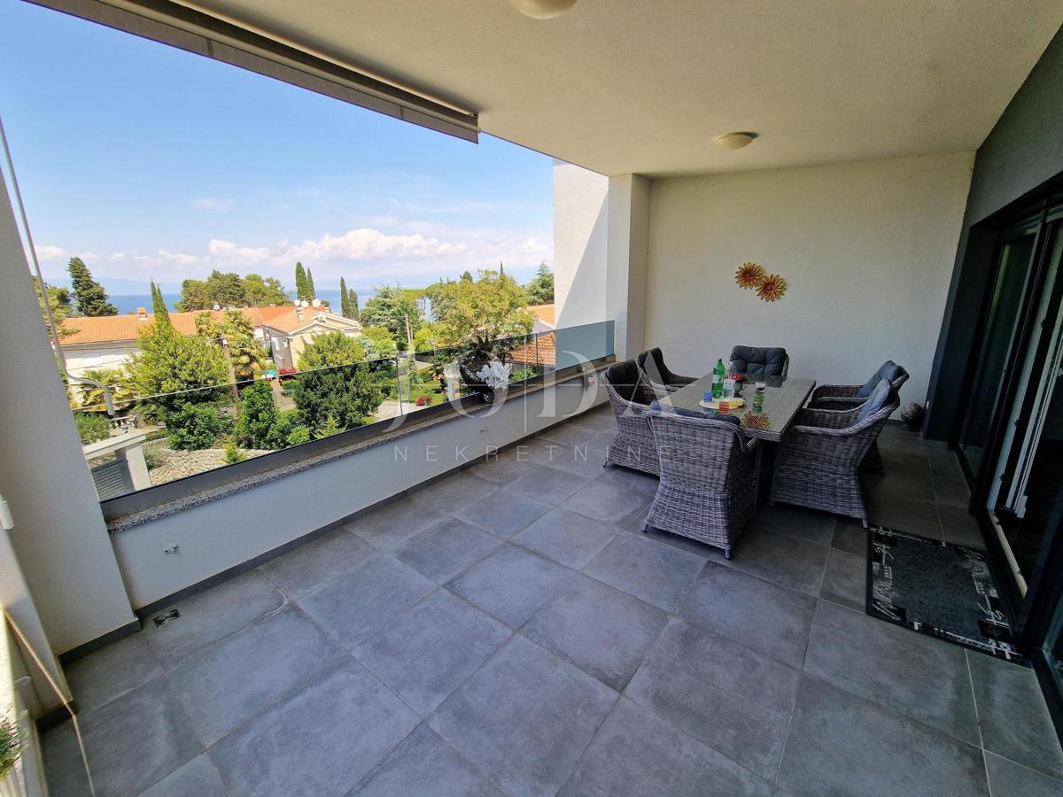 Malinska - penthouse 100 m od plaže