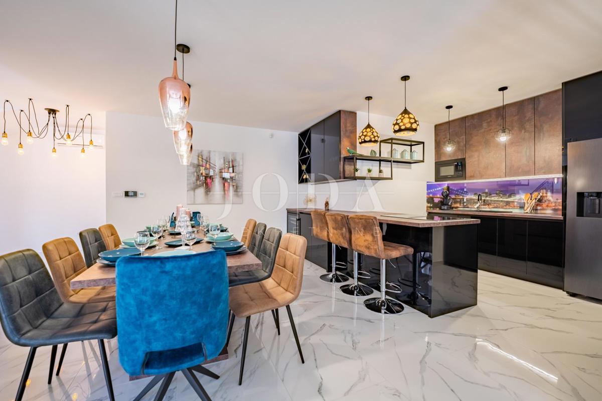 Hiša v mediteranskem stilu z bazenom, blizu Dobrinja - otok Krk