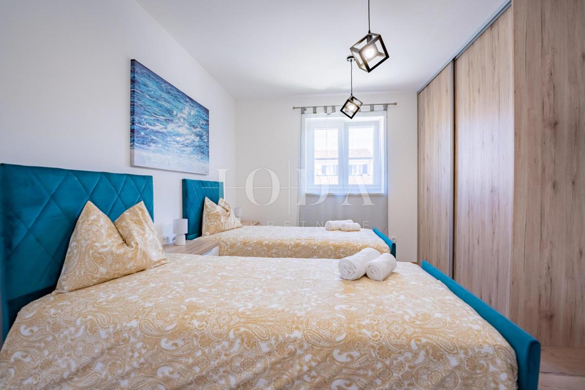 Hiša v mediteranskem stilu z bazenom, blizu Dobrinja - otok Krk