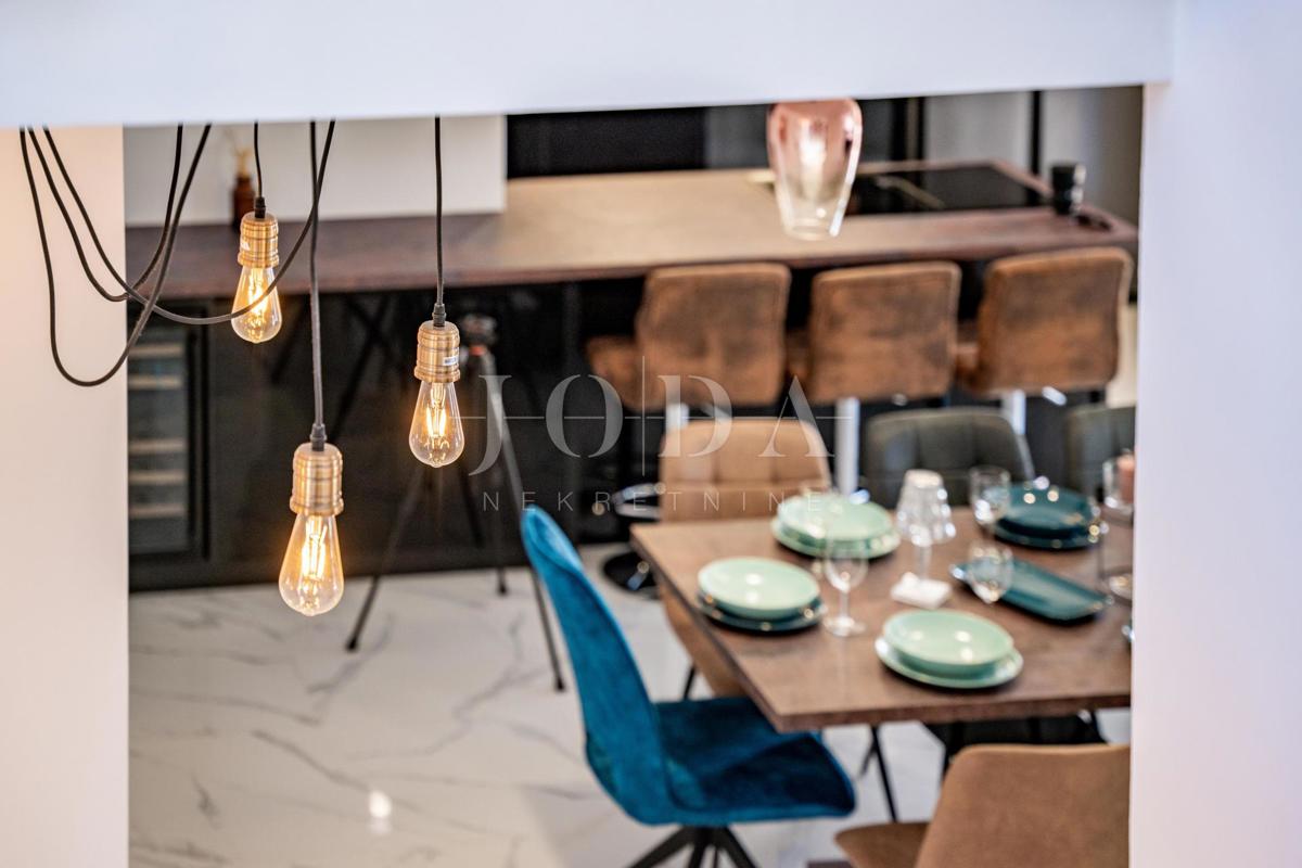 Hiša v mediteranskem stilu z bazenom, blizu Dobrinja - otok Krk