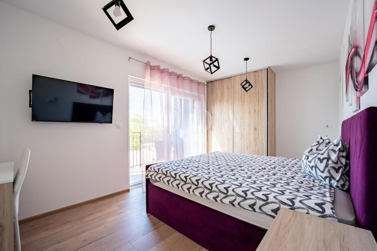 Hiša v mediteranskem stilu z bazenom, blizu Dobrinja - otok Krk