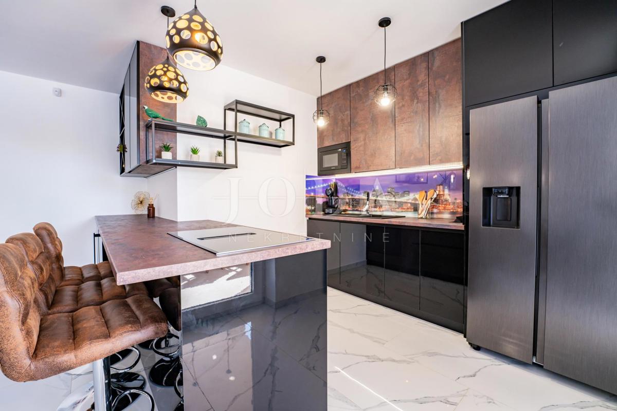 Hiša v mediteranskem stilu z bazenom, blizu Dobrinja - otok Krk