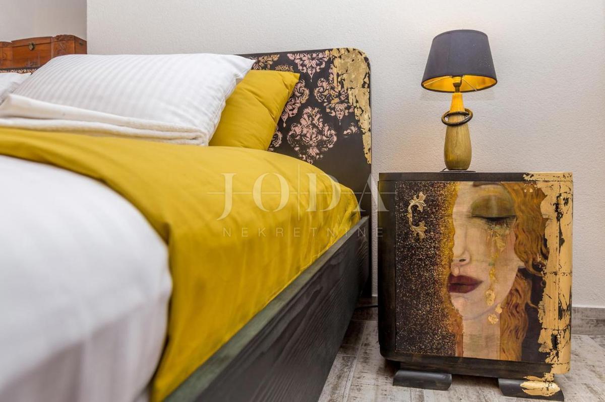 Lepa kamnita hiša s pogledom na morje - okolica mesta Krk