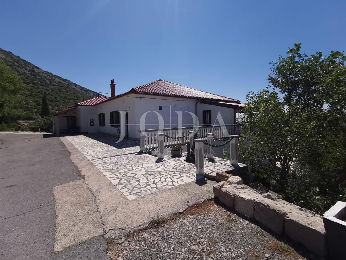 Hiša Barić Draga, Karlobag, 312m2