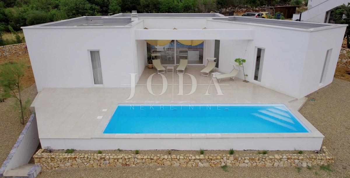 Hiša z bazenom in pogledom na morje - okolica Krka