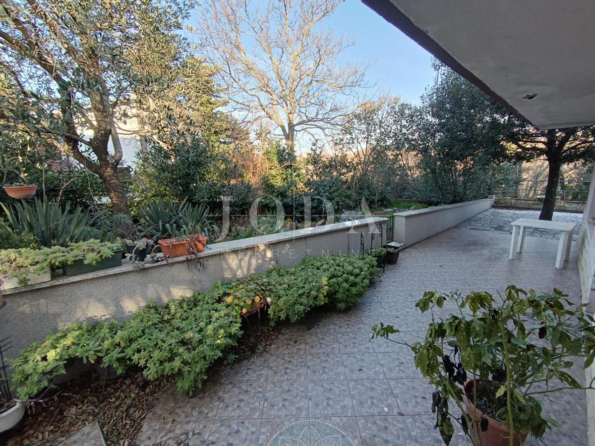 Hiša Jadranovo, Crikvenica, 250m2
