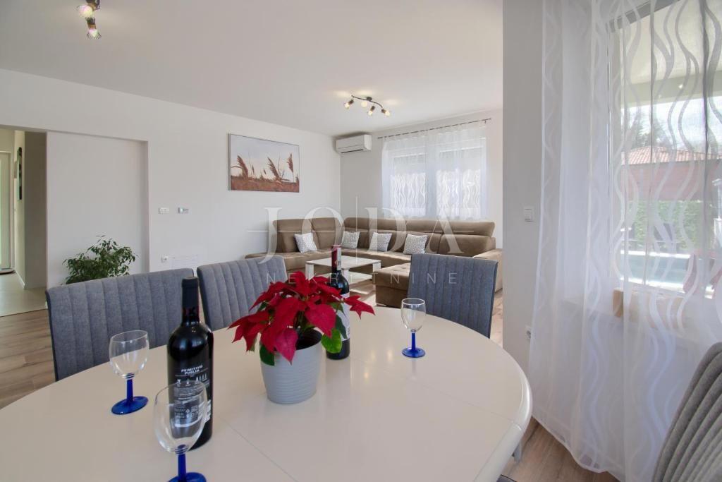 Hiša Buroli, Buje, 140m2