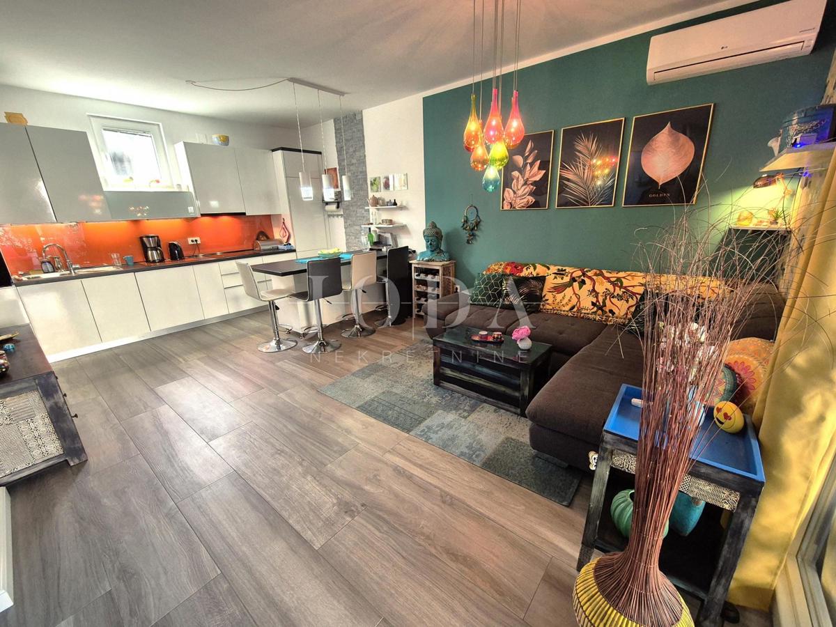 Njivice, pritlični apartma v bližini plaže