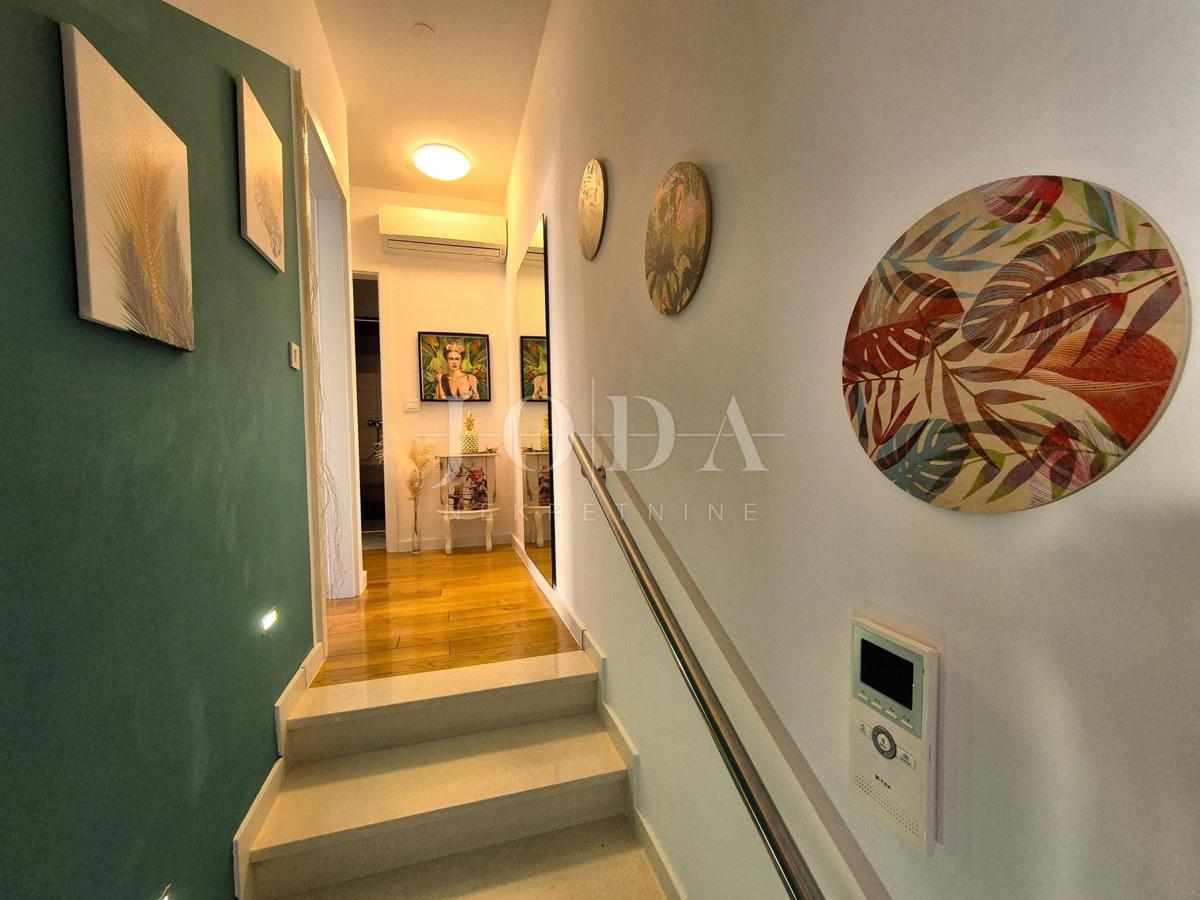 Njivice, pritlični apartma v bližini plaže