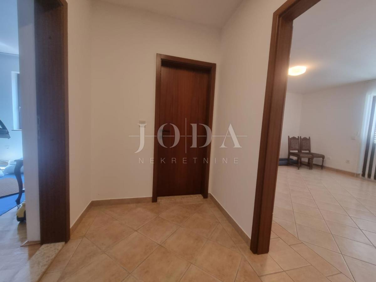 Stanovanje Novi Vinodolski, 71m2