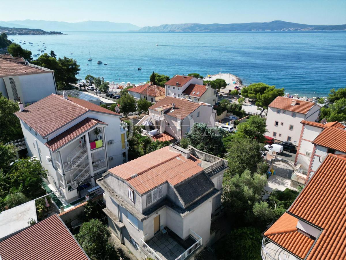 Crikvenica, hiša ob morju, idealna priložnost za obnovo, drugi red