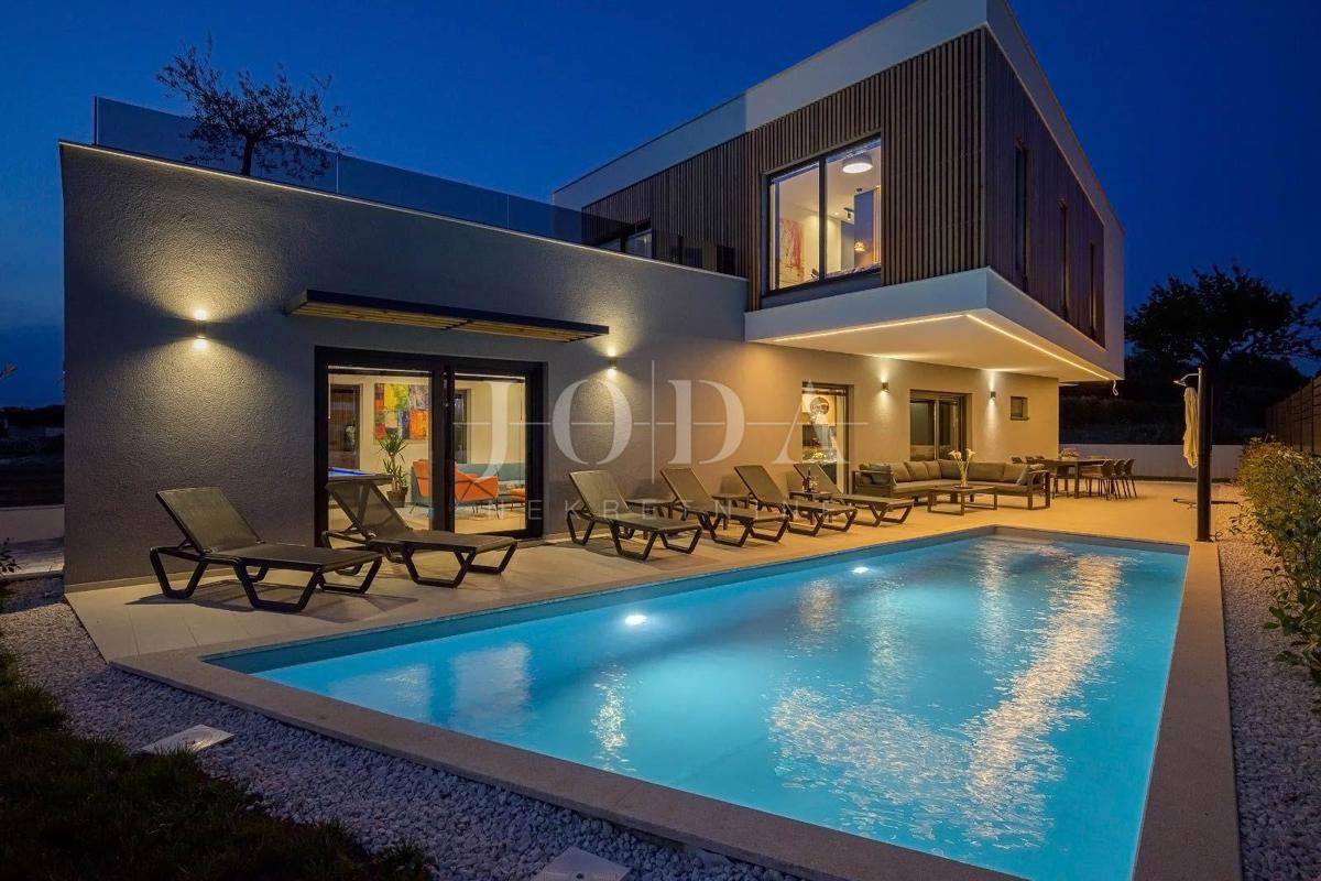 Hiša Svetvinčenat, 250m2